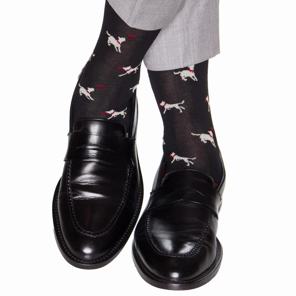 Black with Tan Dog Catching Red Frisbee Cotton Sock Linked Toe Mid-Calf