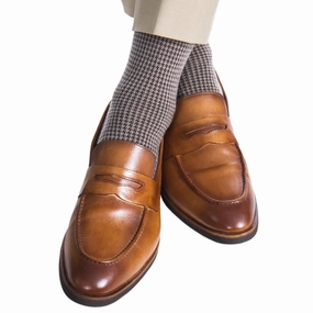 Coffee Brown with Taupe Houndstooth Fine Merino Wool Sock Linked Toe Mid Calf