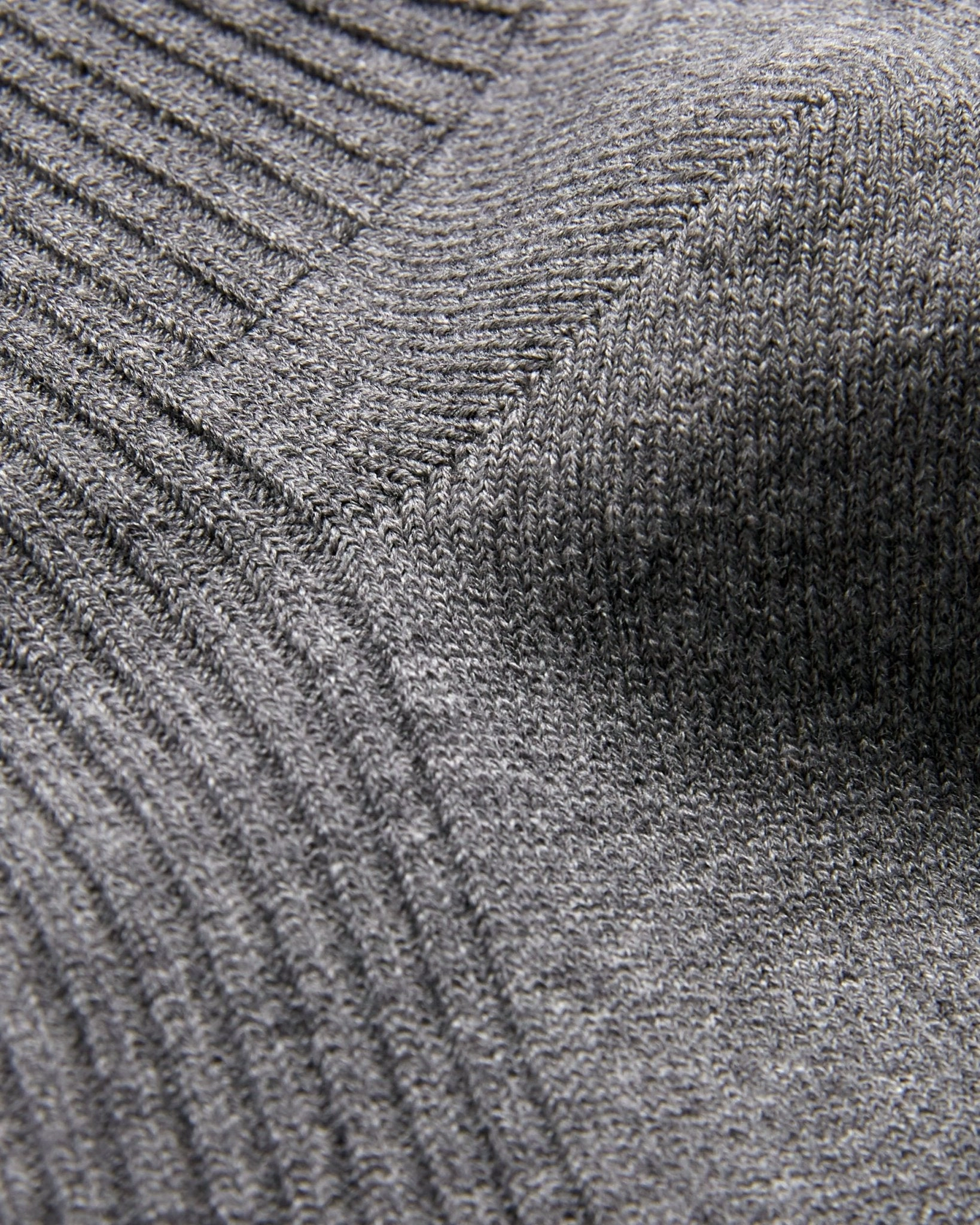 Tabio Power Fit Crew Socks: Heather Grey