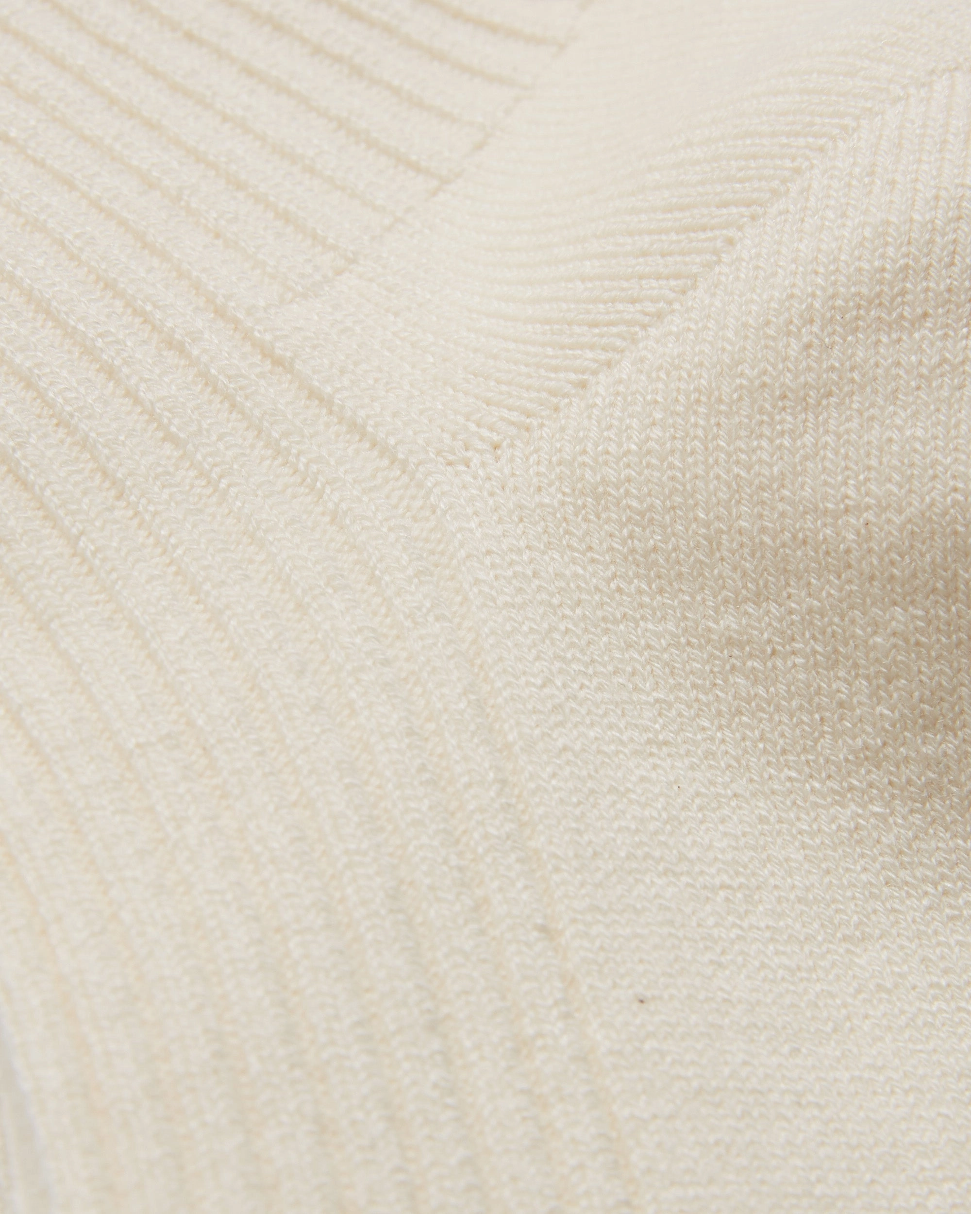 Tabio Power Fit Crew Socks: Off White
